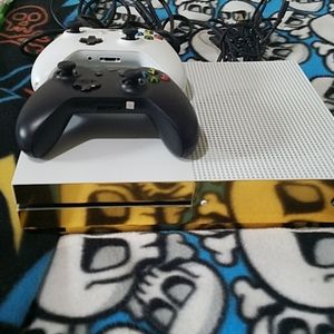 Xbox one S & 10 games
